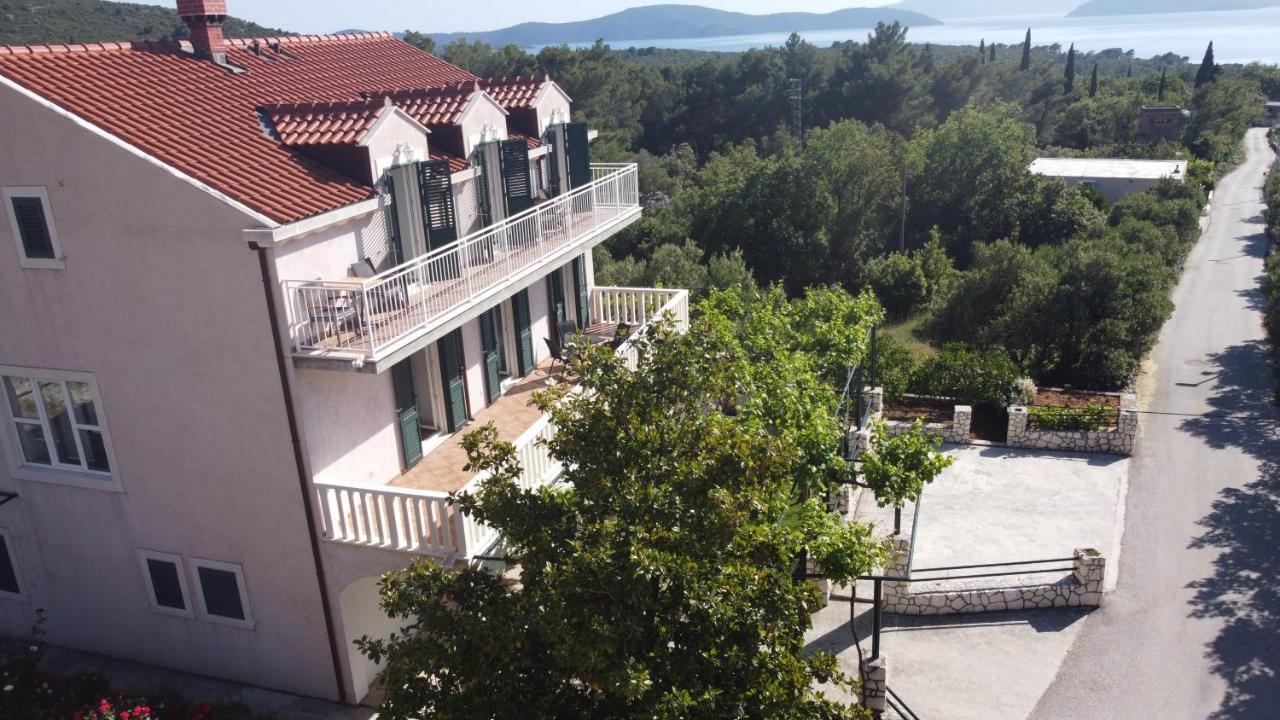 Apartments Kola Banići Eksteriør billede
