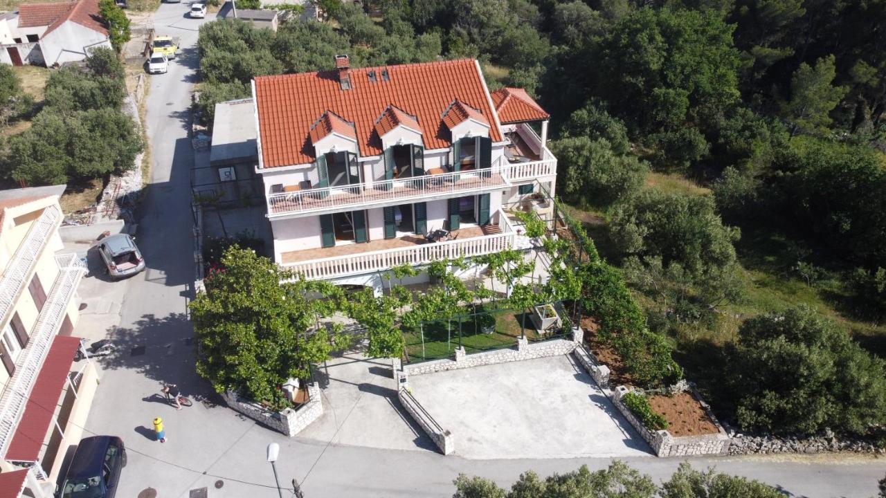Apartments Kola Banići Eksteriør billede