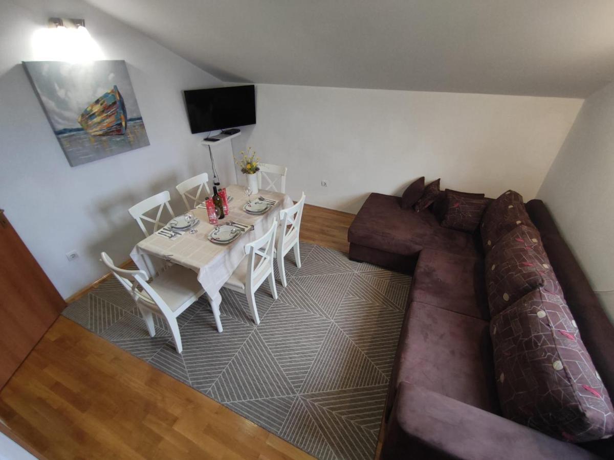 Apartments Kola Banići Eksteriør billede